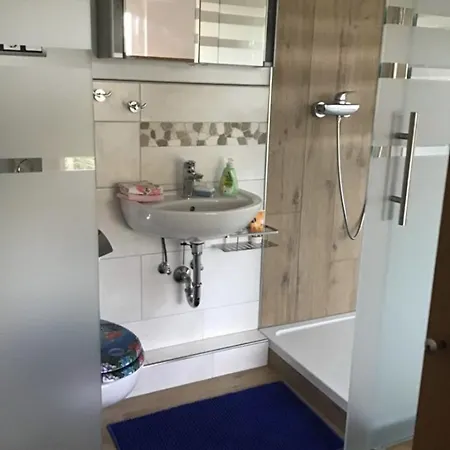 Aussichtszimmer Mit Modernem Glasbad Und Balkon Koblenz (Rhineland-Palatinate)