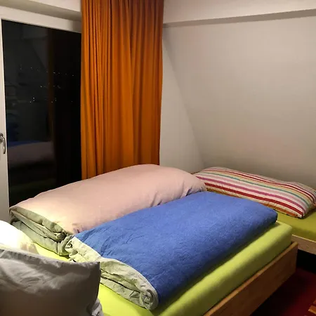 Aussichtszimmer Mit Modernem Glasbad Und Balkon Accommodatie bij particulieren *
