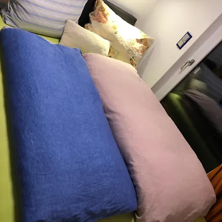 Aussichtszimmer Mit Modernem Glasbad Und Balkon Кобленц