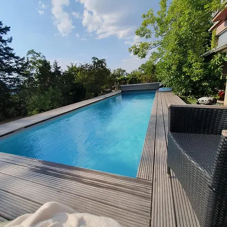 Aussichtszimmer Mit Modernem Glasbad Und Balkon Accommodatie bij particulieren *