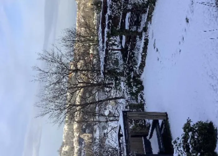 Δωμάτια σε οικογενειακή κατοικία Aussichtszimmer Mit Modernem Glasbad Und Balkon *