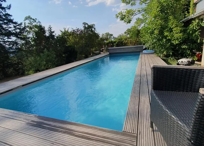 Aussichtszimmer Mit Modernem Glasbad Und Balkon Проживание в семье *